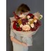 Букет №224 из садовых роз и сортовой хризантемы Bigoudi Red с ярким эвкалиптом