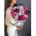 Букет №225 из садовых роз и сортовой хризантемы Bigoudi Purple