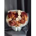 Букет №228 из кустовых пионовидных роз и сортовой хризантемы Bigoudi Red 