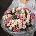 Букет №16 - роза кустовая пионовидная Pink Irishka, роза кустовая пионовидная Bombastic, эвкалипт Cineria, фисташка
