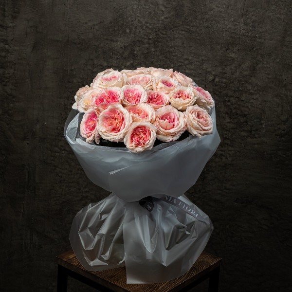 Букет №20 - роза садовая пионовидная Premium Mayra Bridal Pink, фисташка