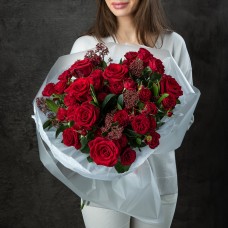 Букет №24 Микс пионовидных кустовых и одноголовых красных роз