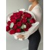 Букет из 101 красной розы и эвкалипта в белой праздничной упаковке