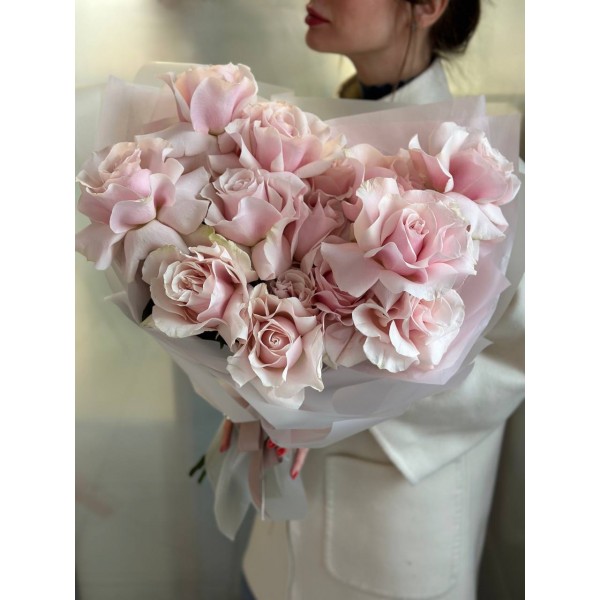 Букет №131 из нежно-розовых вывернутых роз 