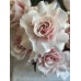 №134 Композиция с вывернутыми нежно-розовыми розами в шляпной коробке
