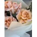 Букет №165 - из  французских розово-персиковых роз c эвкалиптом