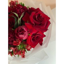 Любимая классика - красные розы